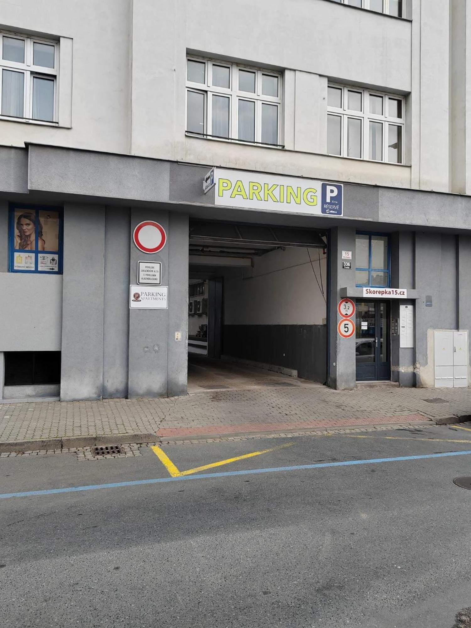 Apartia Krenova, Brno-Center Eksteriør bilde